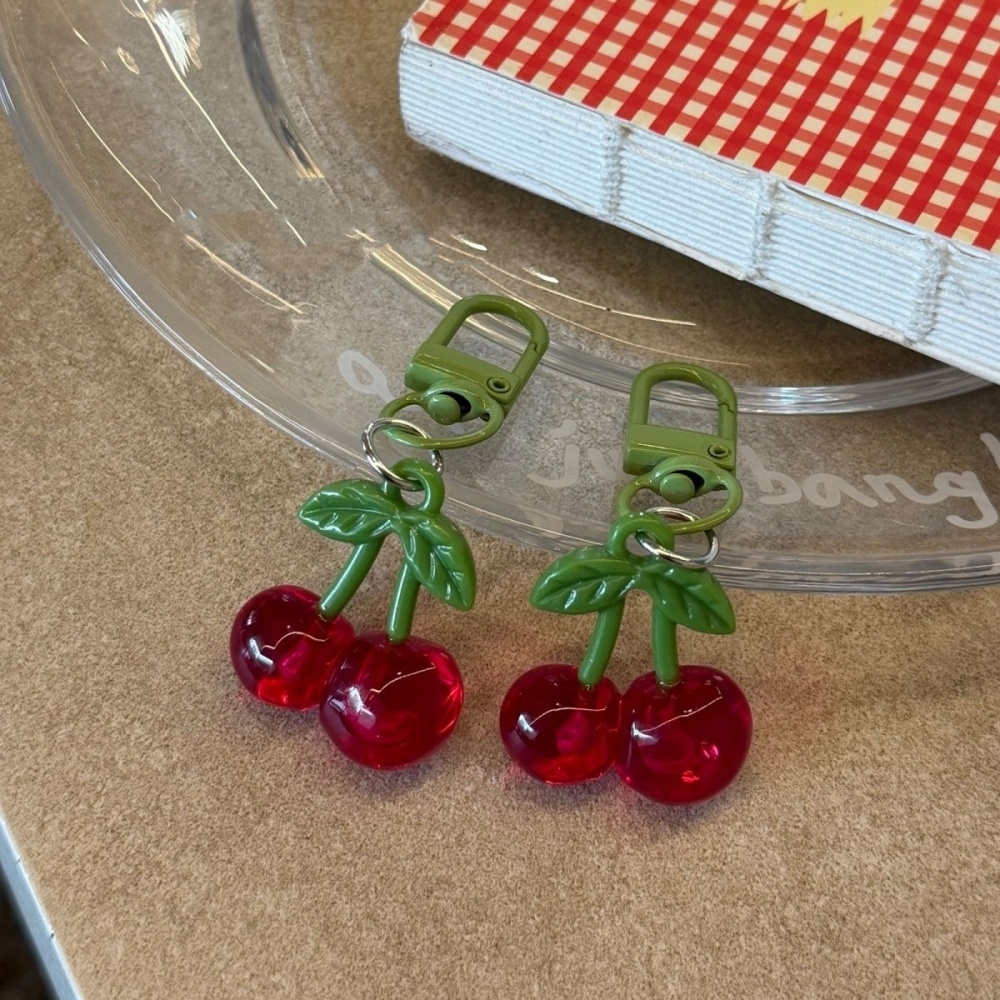 2/4pcs 3D Red Cherry Keychain  - Phone Accessories Red recension och pris