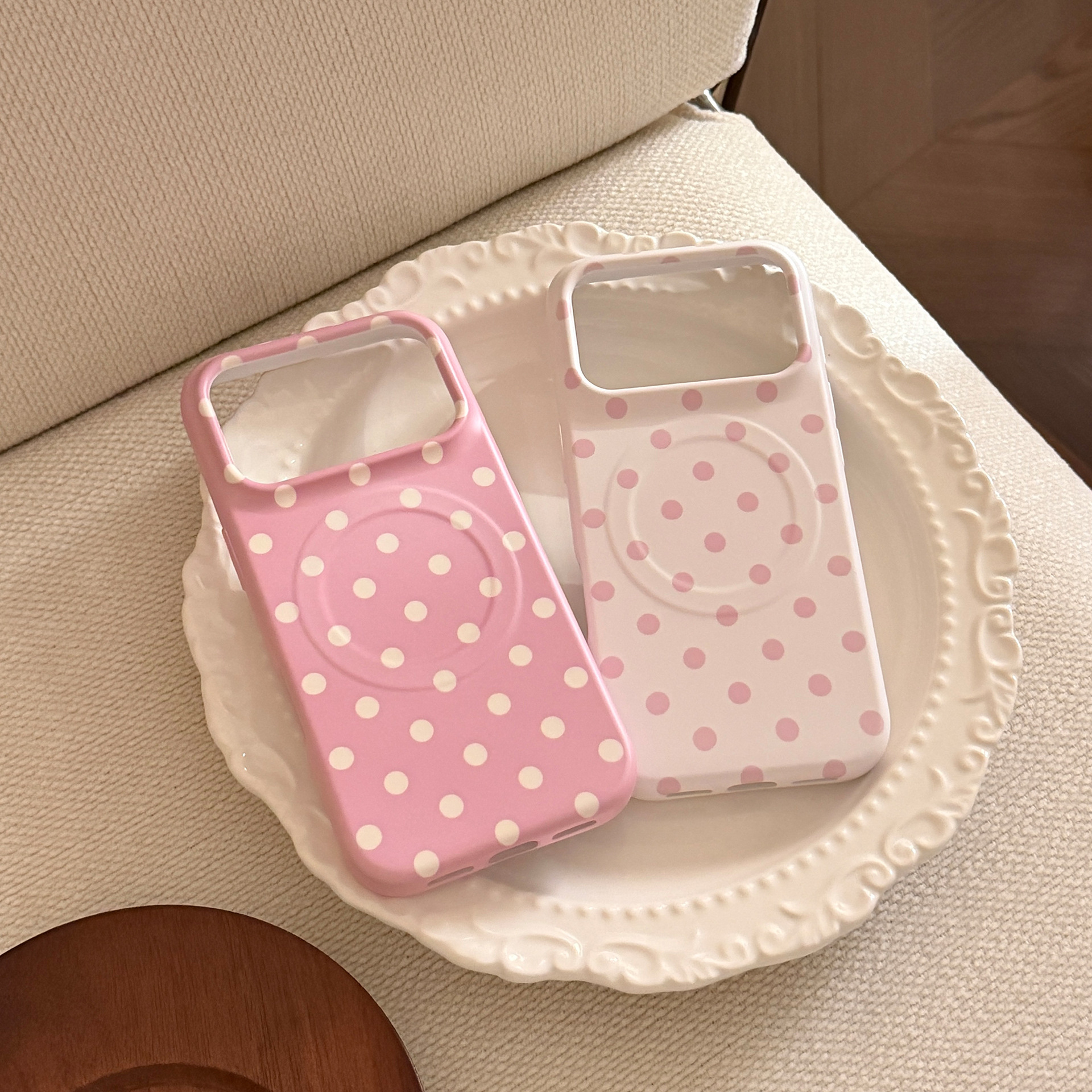 Korean Full Screen Polka Dots  - Phone Accessories Display recension och pris